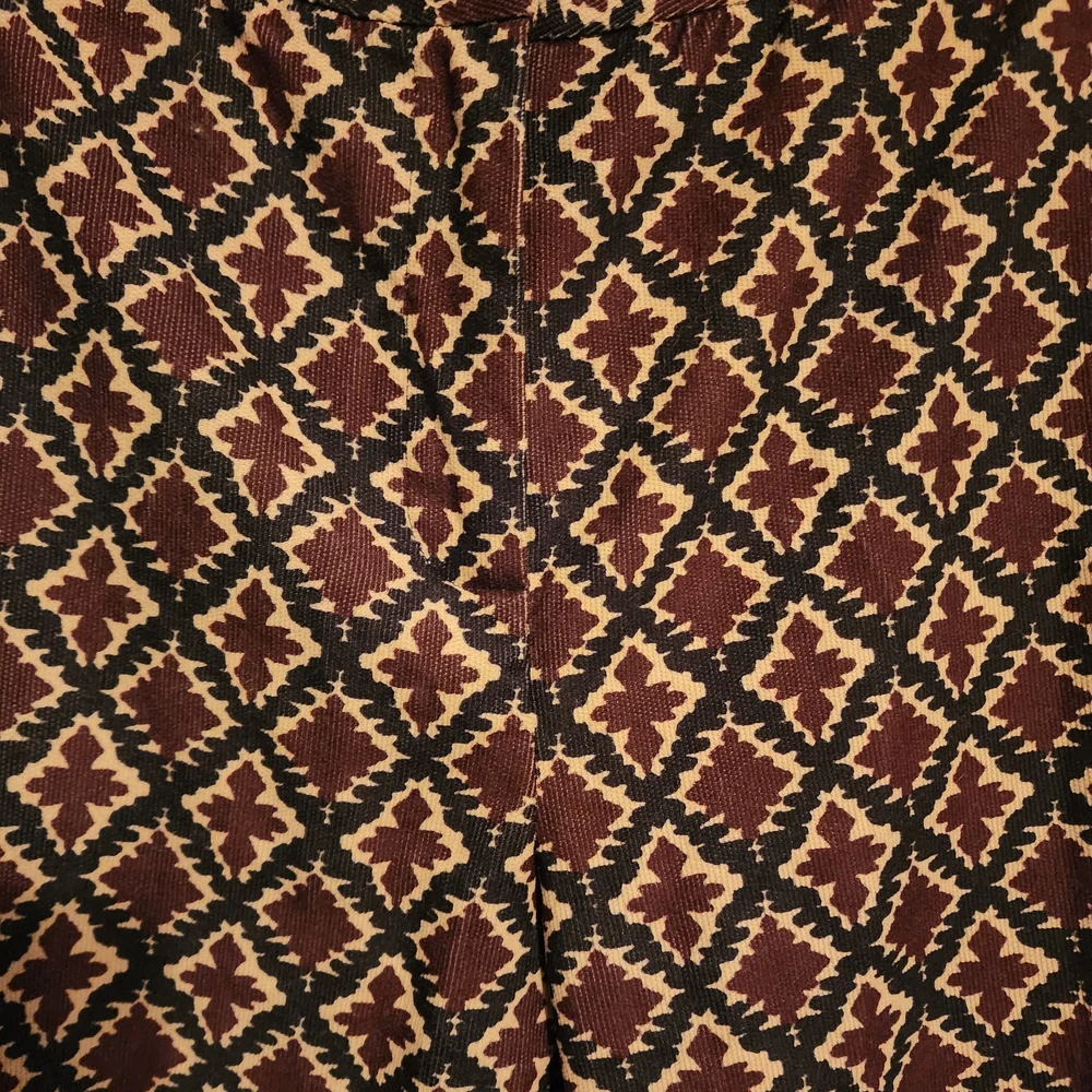 Geometric Patterned Pants - Picture 3 of 4